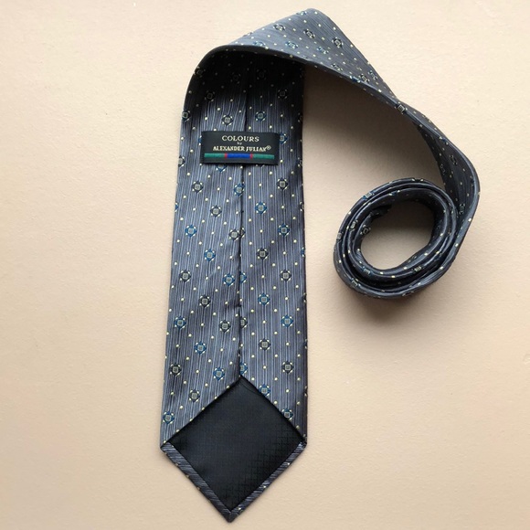 COLOURS by Alexander Julian 👔 Grey Silk Tie - Picture 2 of 5